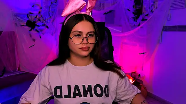 MissTessaGlow's Live XXX Chat
