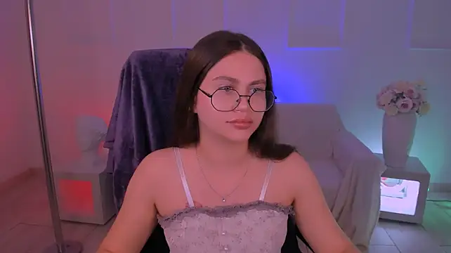 MissTessaGlow Show in webcam