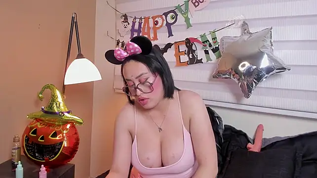 Pokazy przed kamerką – Sophie_ivy