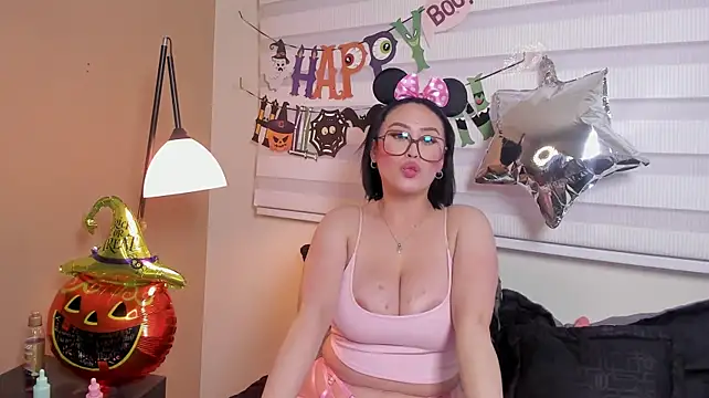 Sophie_ivy Show in webcam