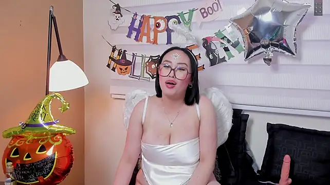 Pokazy przed kamerką – Sophie_ivy