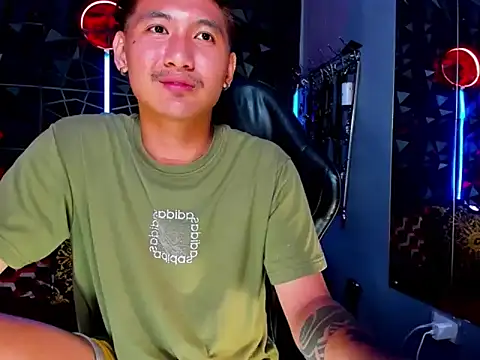 Pokazy przed kamerką – AsianTopXbater
