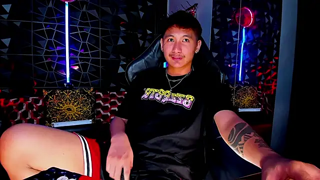 AsianTopXbater Show in webcam
