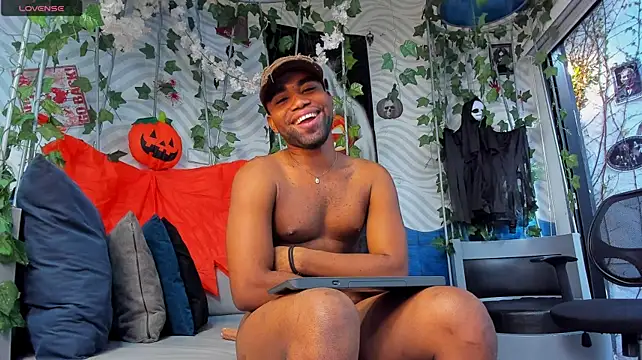 Show modela AidenRoss_ na web-kameri