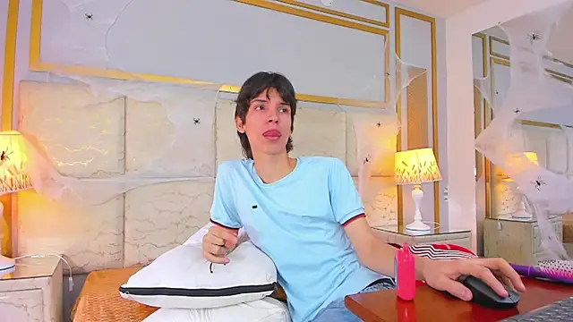 הופעת וובקאם של AbyssGaze