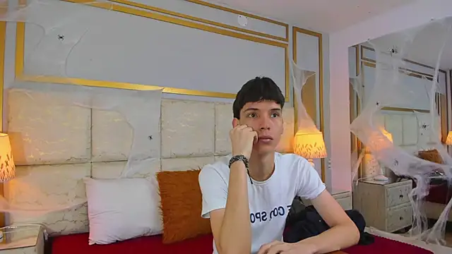 הופעת וובקאם של AbyssGaze
