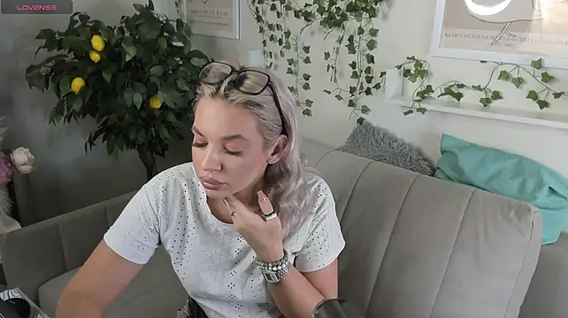 AriellaFae Chat XXX live