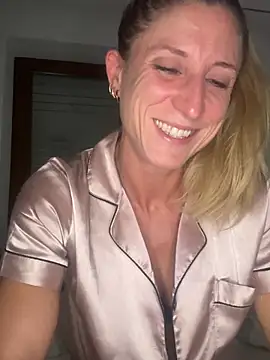 הופעת וובקאם של VivienneBlac