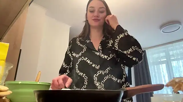 NoreenStokely Show in webcam