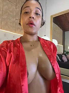 Nina_Skyy Show in webcam