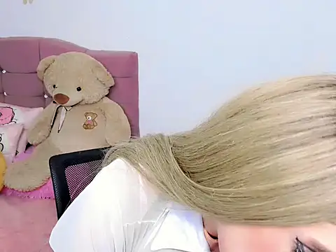 LailaGill Webcam Show