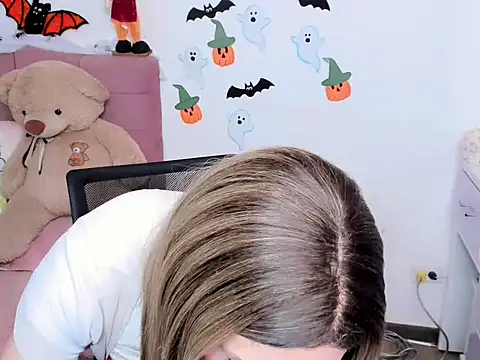 LailaGill Show in webcam