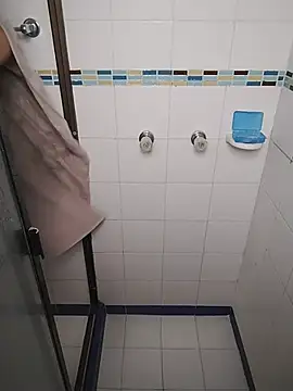 jmdls: διαδικτυακό σόου στην κάμερα