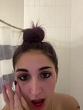 SophieSkyeX's Webcam Show
