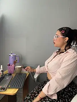 Cassie_Bloom_ webcam show