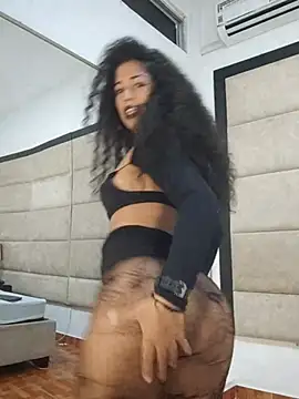 MiiaKiss' Webcam Show