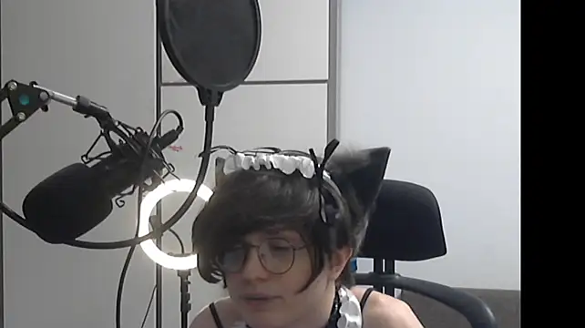 Webkamerová show FemboyMiles
