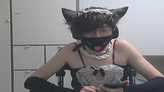 FemboyMiles – Kamerová šou