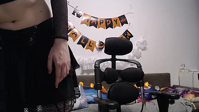 FemboyMiles' Webcam Show
