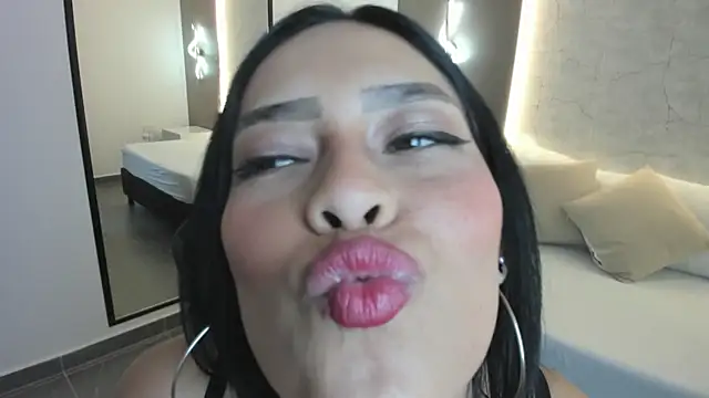 lunna_foox Adlı Modelin Canlı XXX Sohbeti