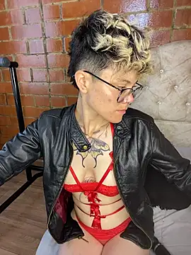 megan_c Show in webcam