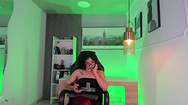 Show modela CelynnHills na web-kameri