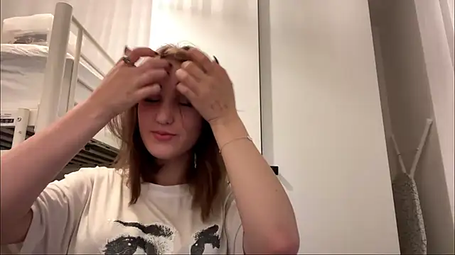 sereneglowz webcam show