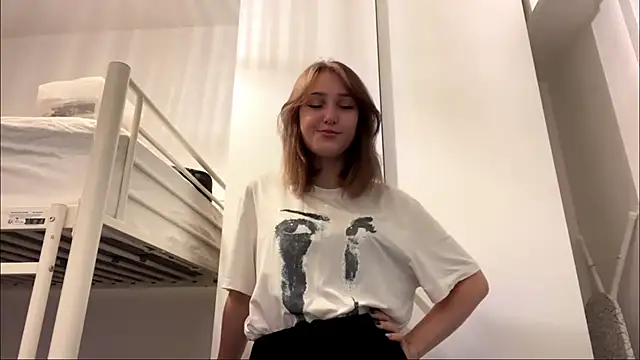 sereneglowz Show in webcam