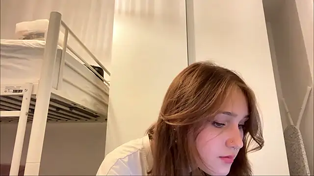 sereneglowz webcam show