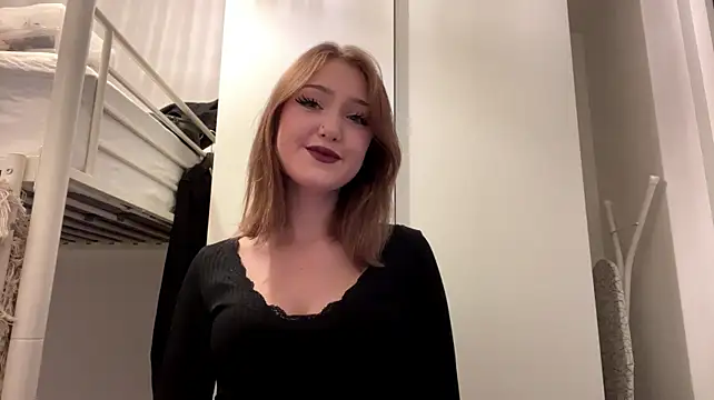 sereneglowz webcam show
