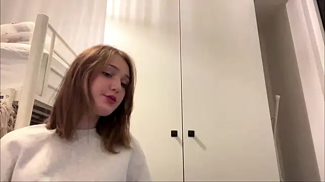 sereneglowz Show in webcam