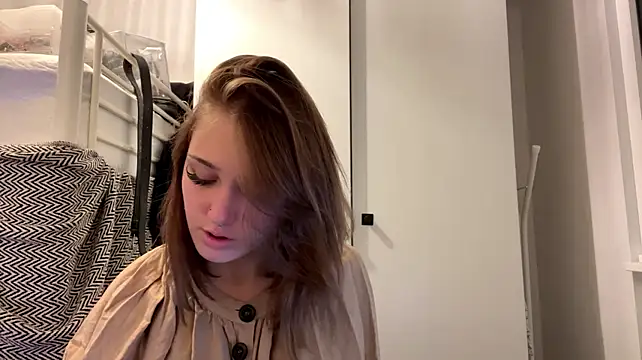 sereneglowz Show in webcam