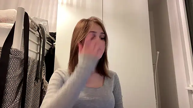 sereneglowz webcam show