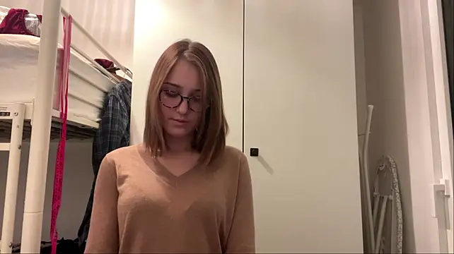 sereneglowz Webcam show