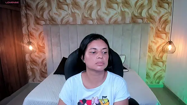 ChloeSmith_x's Webcam Show