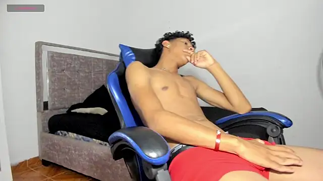 Ggoldenboyx1 Webcamshow