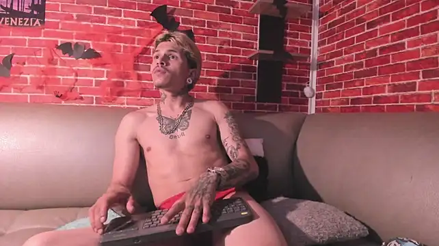 Valentino_knox1 Webcamshow