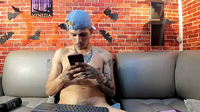 Show modela Valentino_knox1 na web-kameri