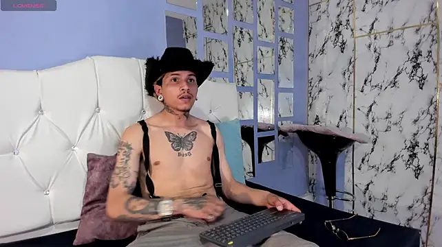 Valentino_knox1 webkamerás műsora