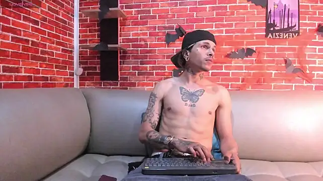 Valentino_knox1 Webcam Show