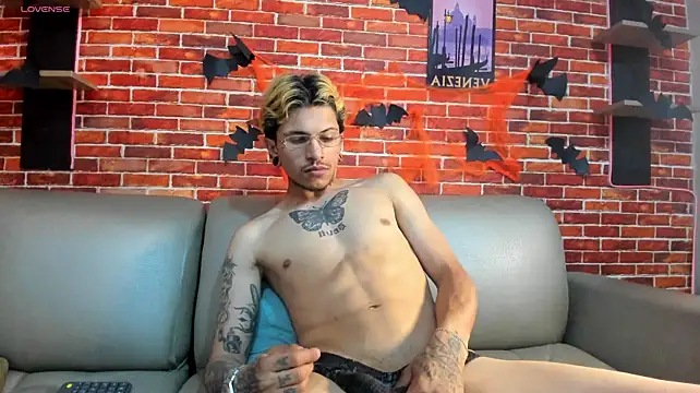 Valentino_knox1's Webcam Show