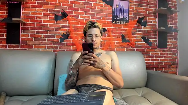 Valentino_knox1 webcam show