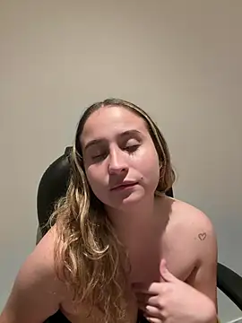 pamela_7Doll's Webcam Show
