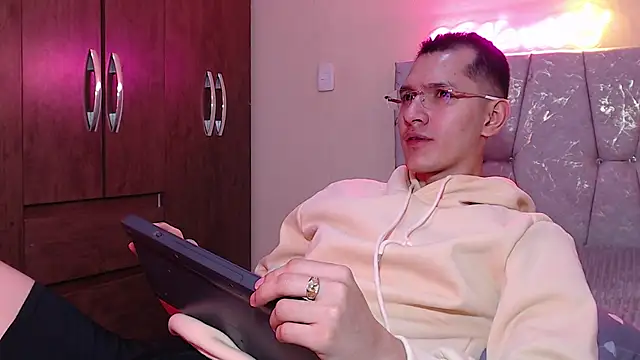 MilanDamiann Webbikameraesitys