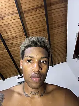 carlitos_MR's Webcam Show