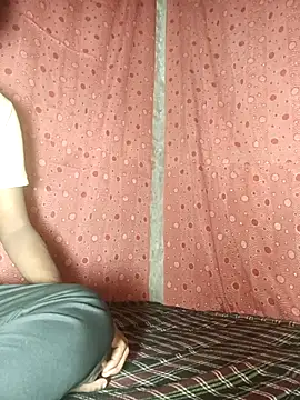 Arushi_sigh01n Webbikameraesitys