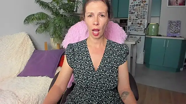 ChristinaGlory's Live XXX Chat