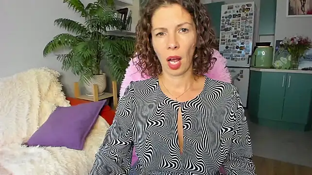 ChristinaGlory Chat XXX live