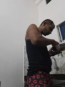 daddyishere-19 Show in webcam