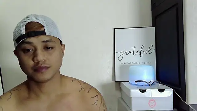 Show modela LonelyMark4u na web-kameri